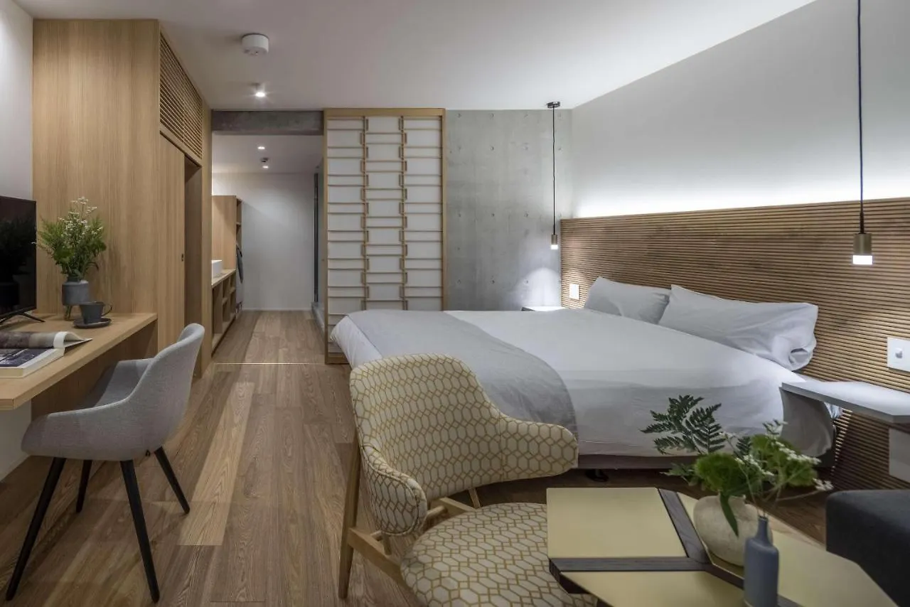 Spatium Ginza Pony Tokyo 2*,